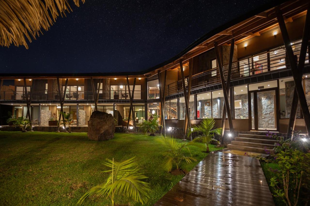 Hotel Ohana Hanga Roa Buitenkant foto